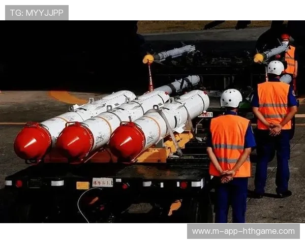 援乌远程导弹：特朗普与拜登立场接近？，特朗普签署4840亿美元援助法案